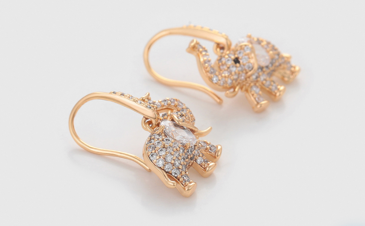 Éléphant Pavé Earrings